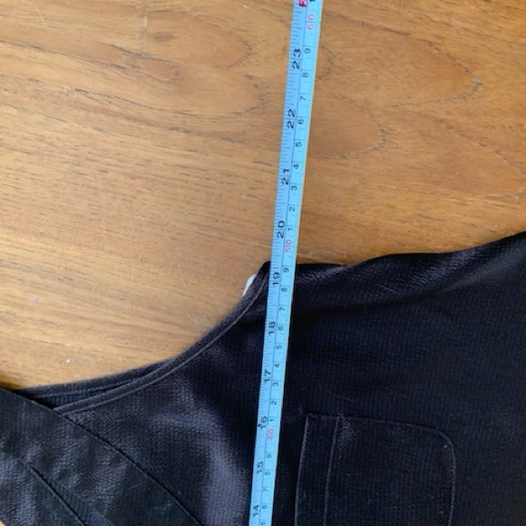 Black a-line shirt. Size medium. Measurements in photos. - Picture 6 of 9